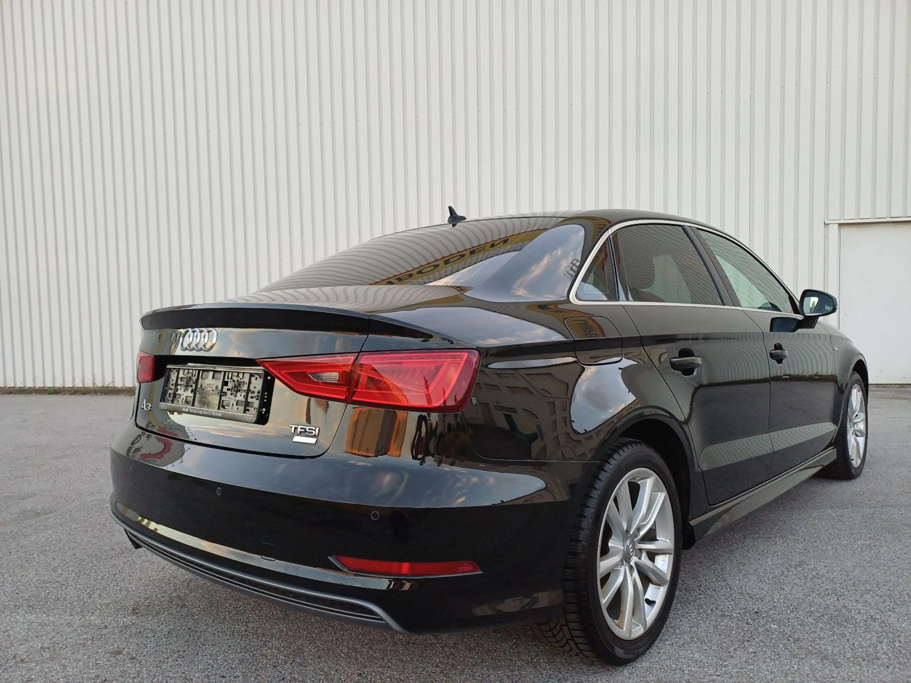 Audi A3 Limousine 1.4 TFSI  S-Line/Leder/Xenon/PDC — photo 9