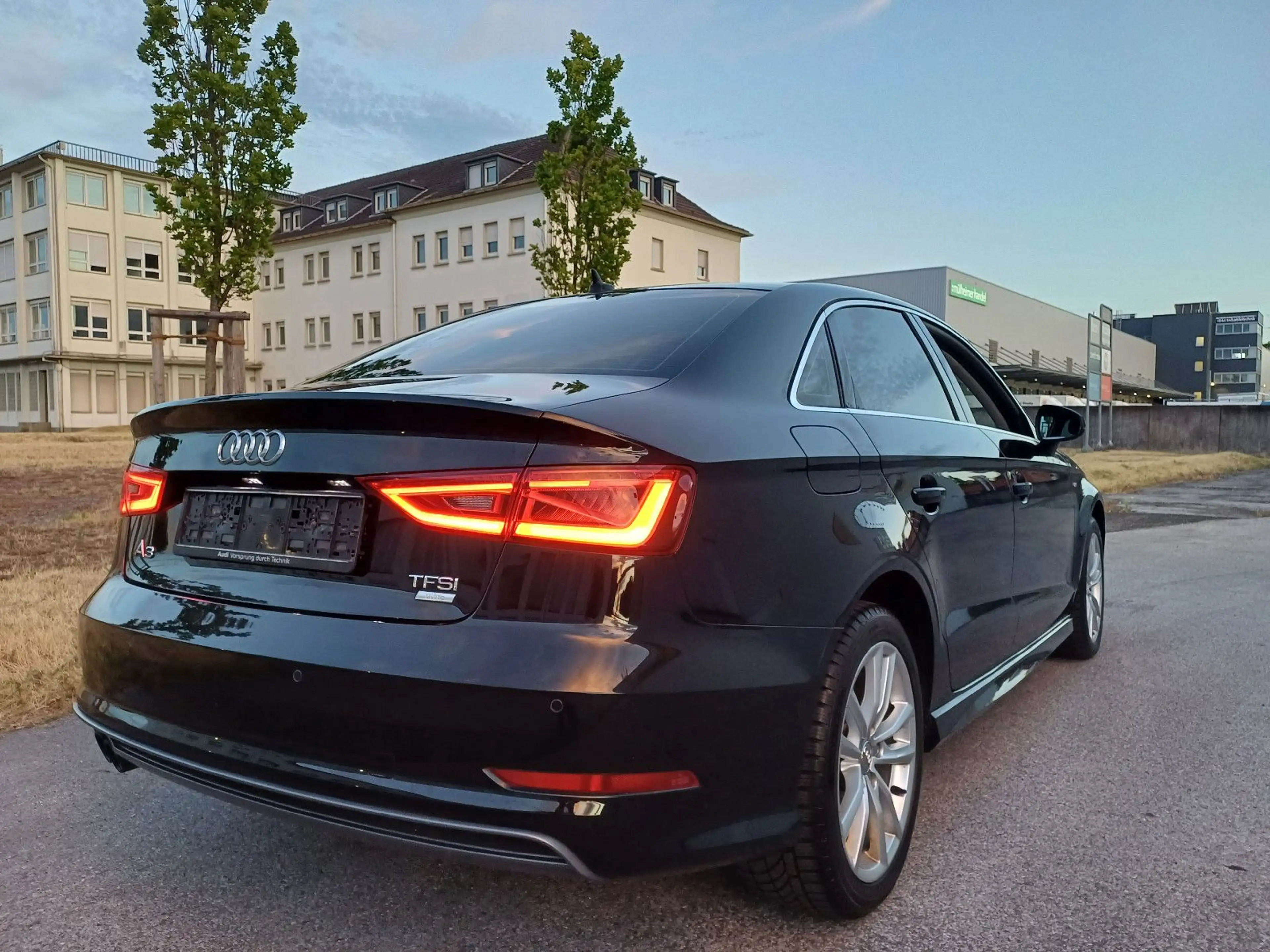 Audi A3 Limousine 1.4 TFSI  S-Line/Leder/Xenon/PDC — photo 6