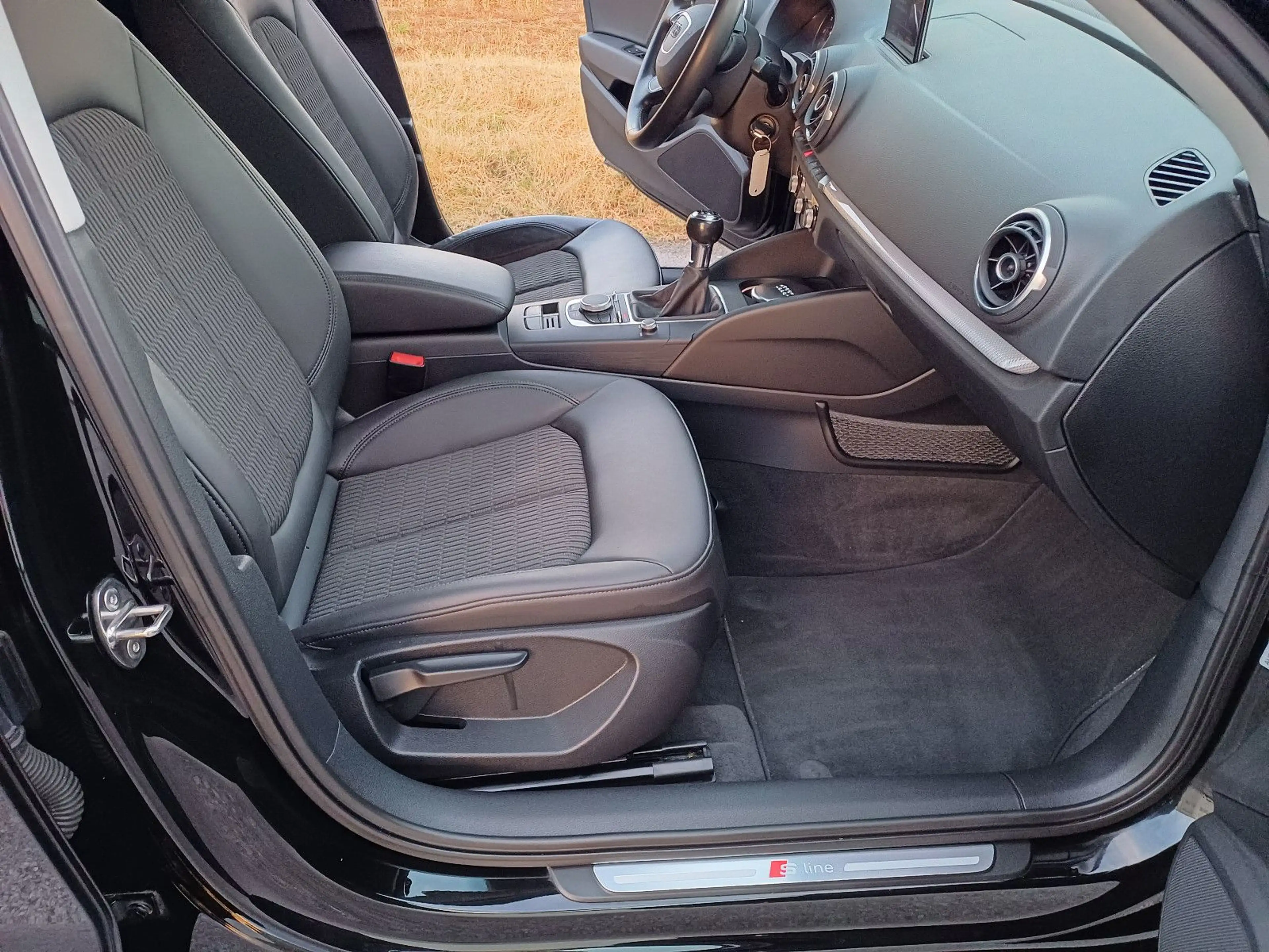 Audi A3 Limousine 1.4 TFSI  S-Line/Leder/Xenon/PDC — photo 17