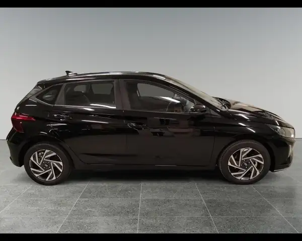 Hyundai i20 view 4