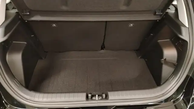 Hyundai i20 view 16