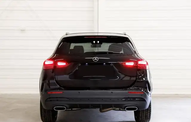 Mercedes-Benz Gla view 12