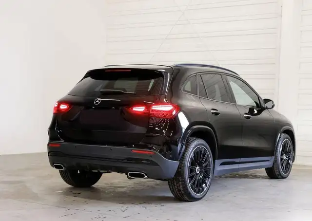 Mercedes-Benz Gla view 13