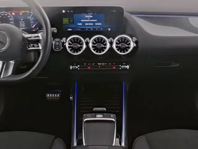 Mercedes-Benz Gla view 10