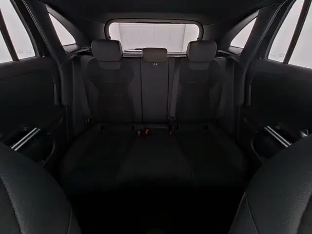Mercedes-Benz Gla view 8