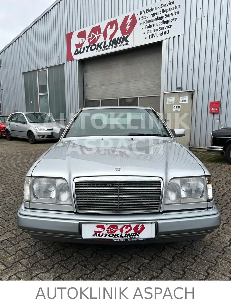 Mercedes-Benz E 320 Coupe W124 320CE *1.HAND* GETRIEBESCHADEN Stříbrná - 2