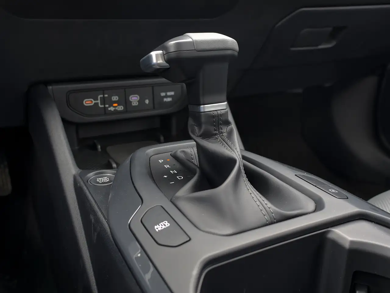 Kia K4 снимка Kia K4