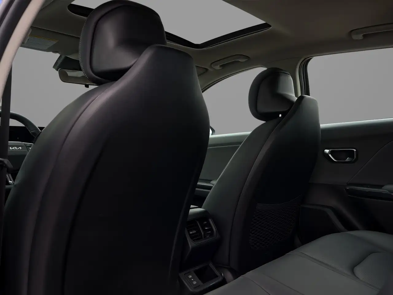 Kia K4 снимка Kia K4