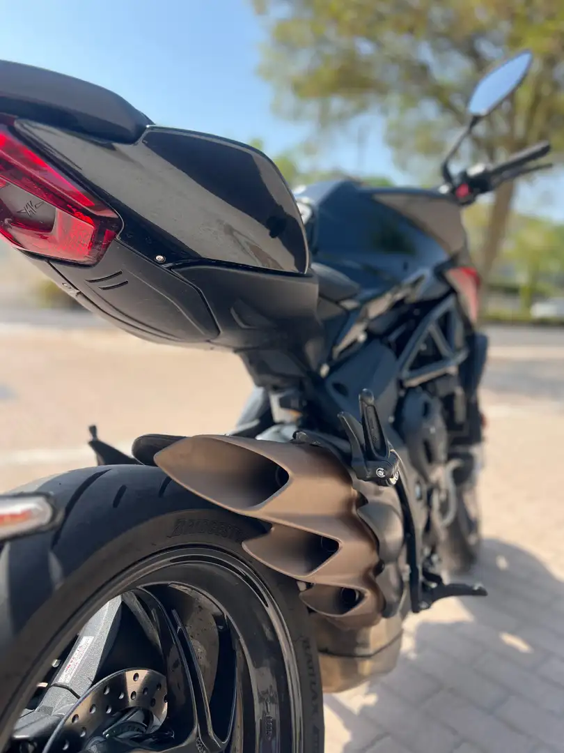 MV Agusta Brutale 800 R Negro - 2