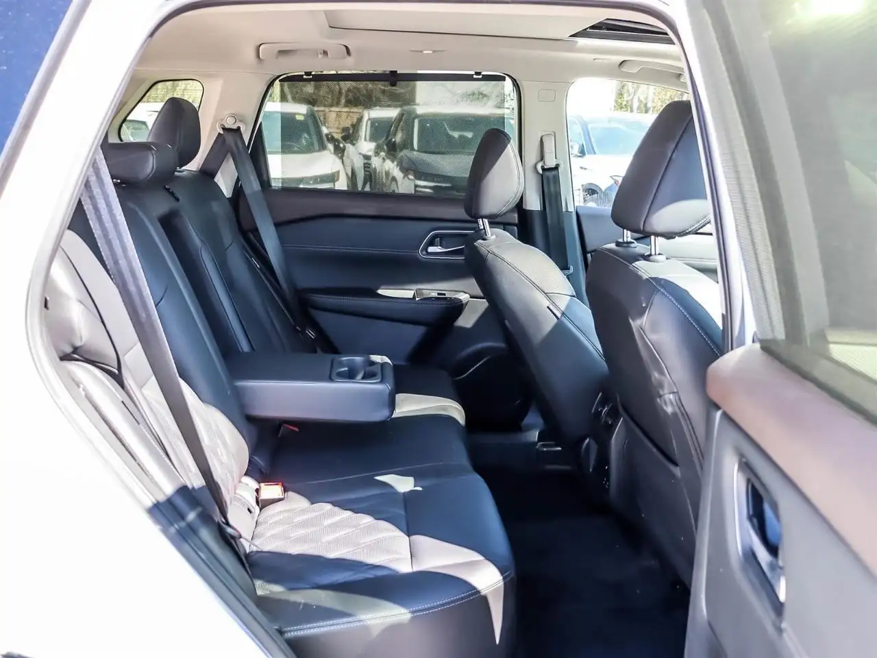 Nissan Rogue снимка Nissan Rogue