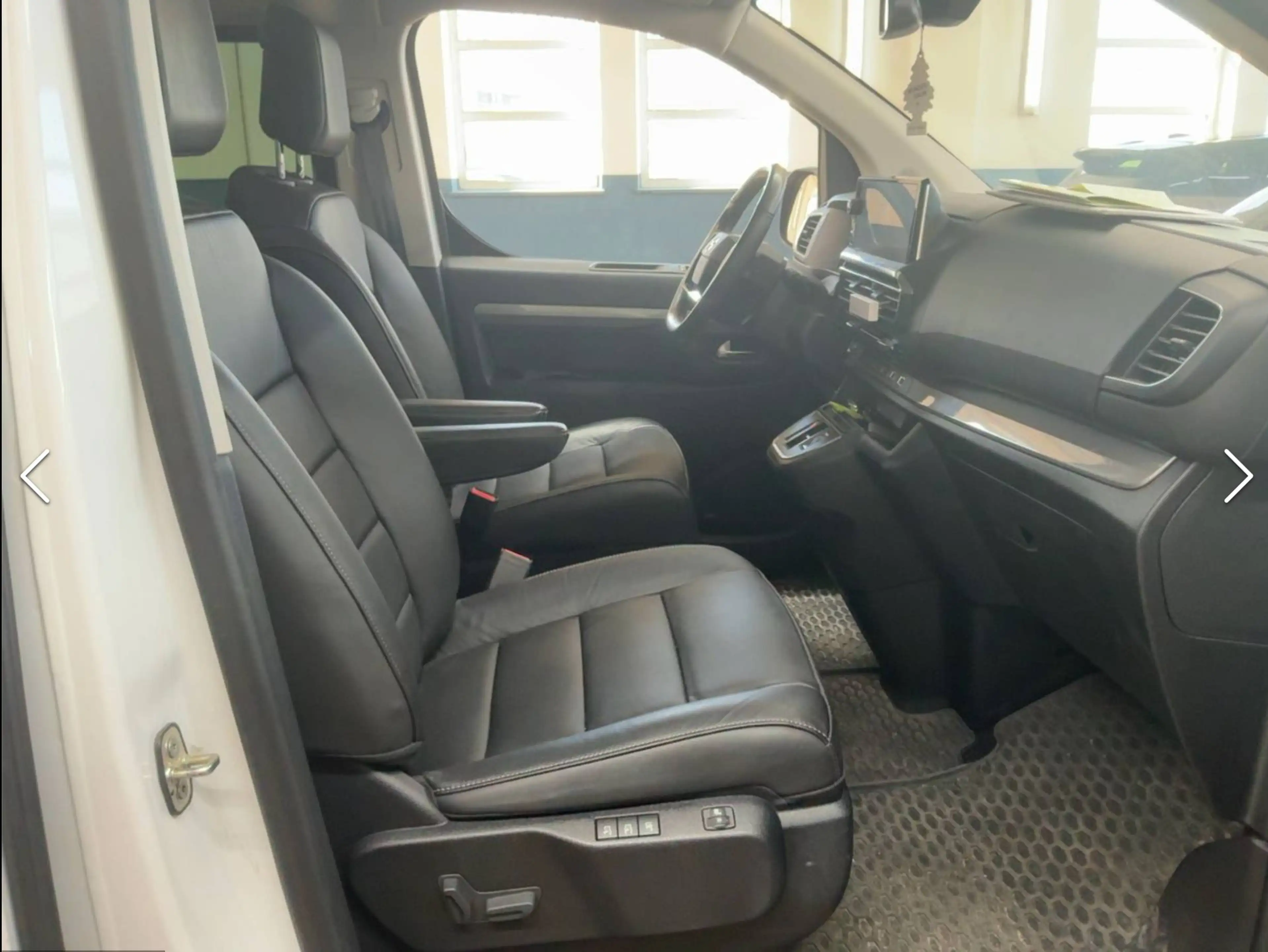 Opel Zafira Life Tourer 2.2 Blue-HDi GS (L2) Automatik (AHK*PANODACH*LEDER*TISCH) — photo 10