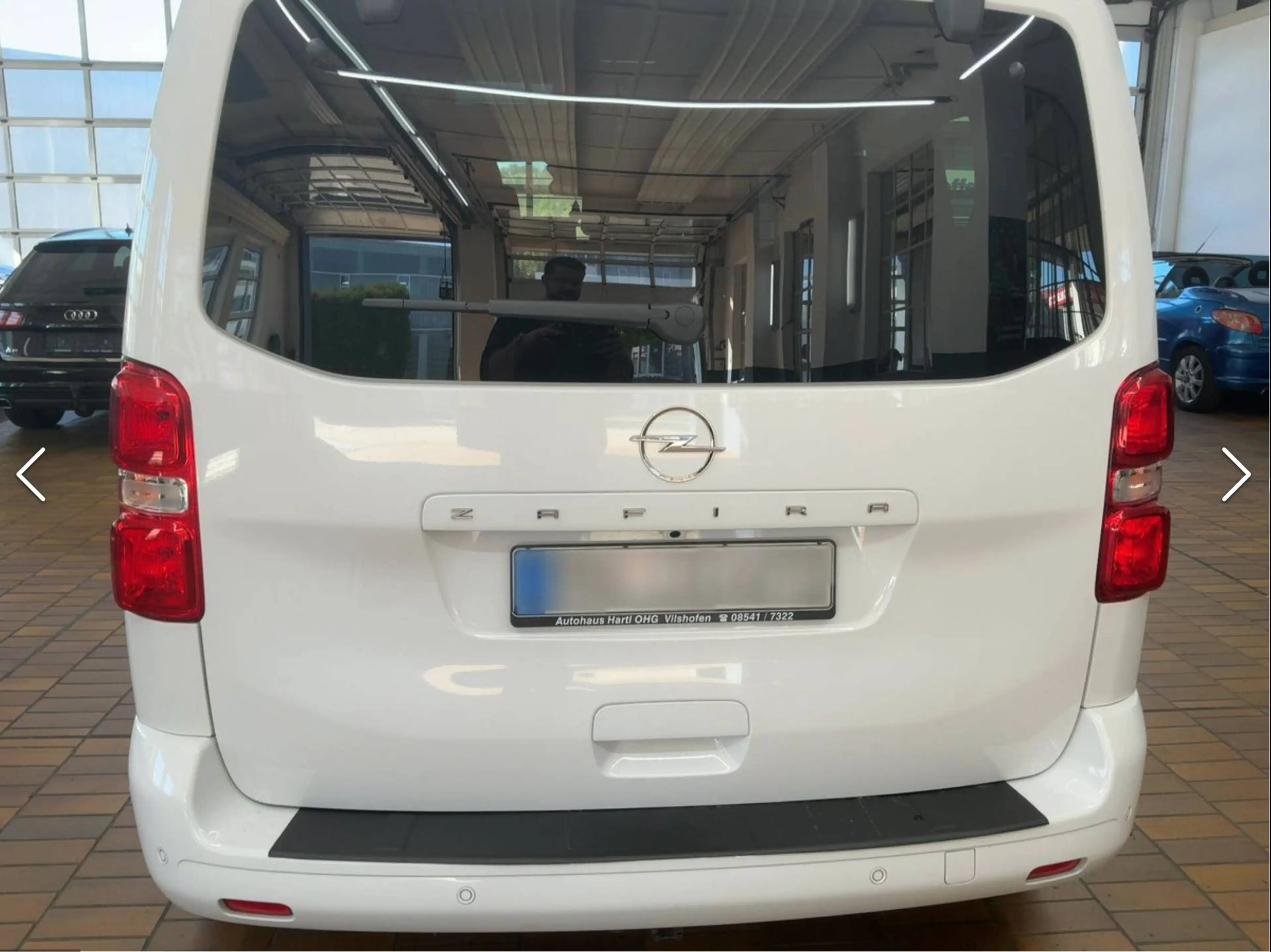 Opel Zafira Life Tourer 2.2 Blue-HDi GS (L2) Automatik (AHK*PANODACH*LEDER*TISCH) — photo 6