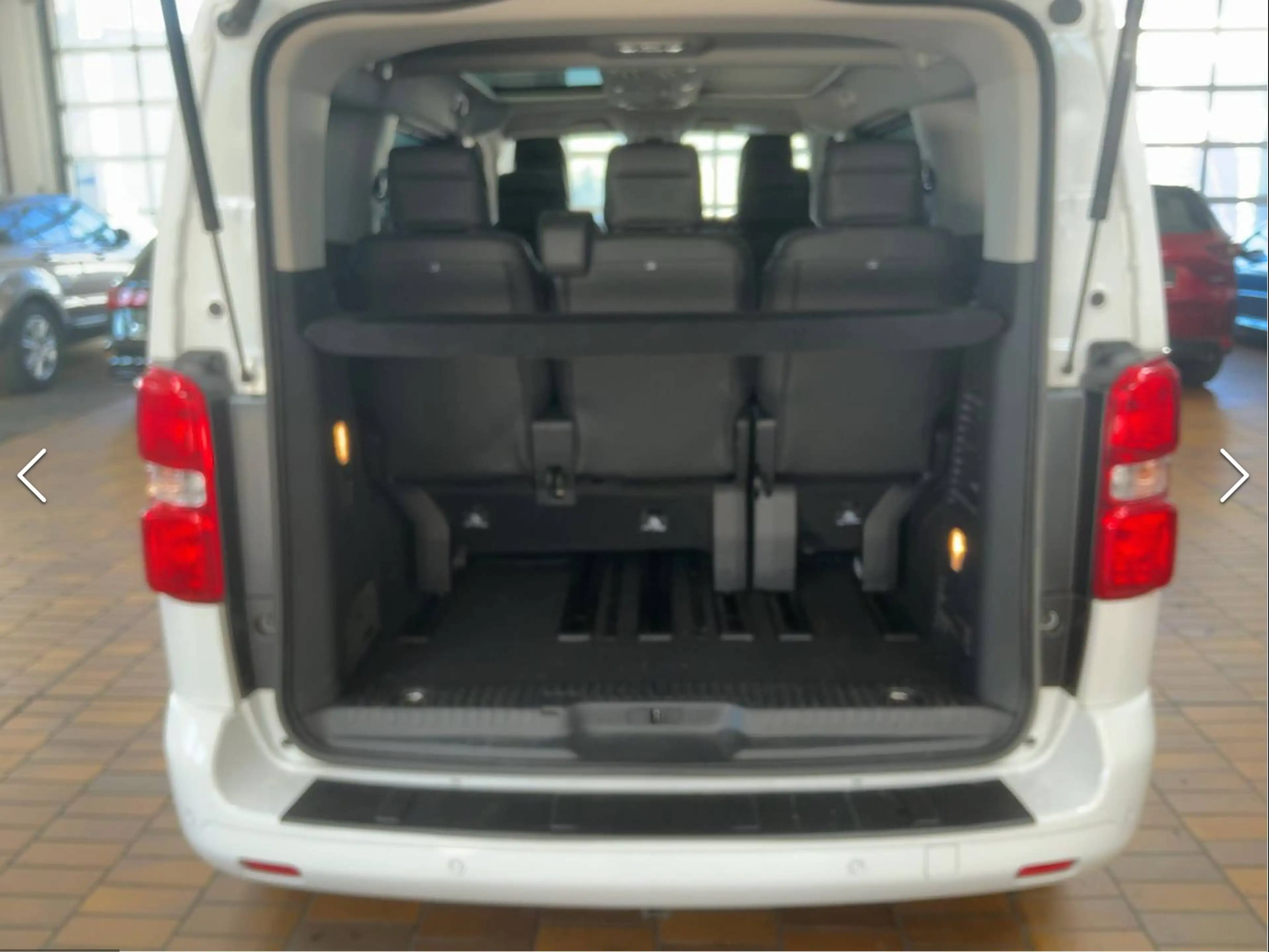 Opel Zafira Life Tourer 2.2 Blue-HDi GS (L2) Automatik (AHK*PANODACH*LEDER*TISCH) — photo 16