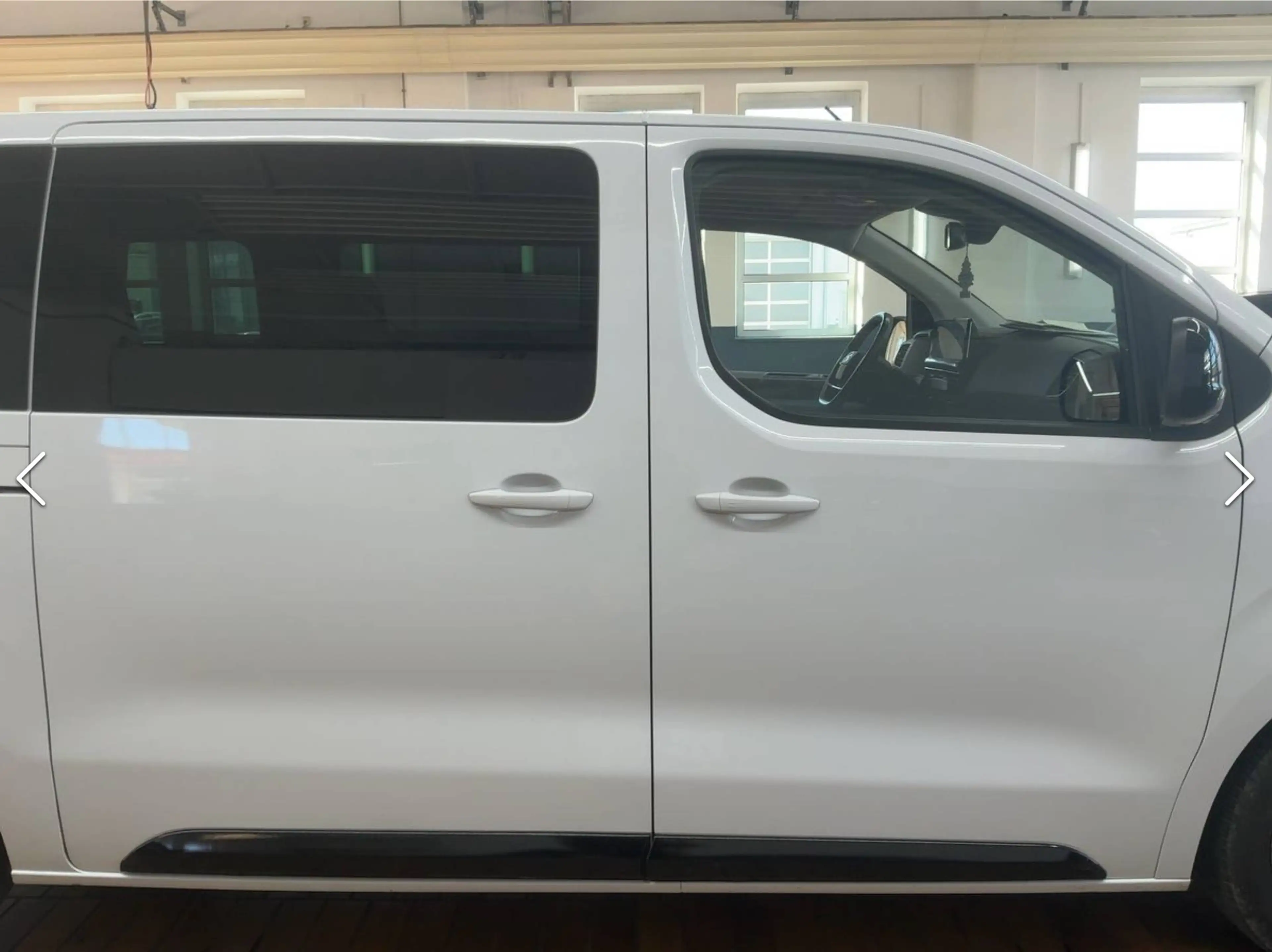 Opel Zafira Life Tourer 2.2 Blue-HDi GS (L2) Automatik (AHK*PANODACH*LEDER*TISCH) — photo 4