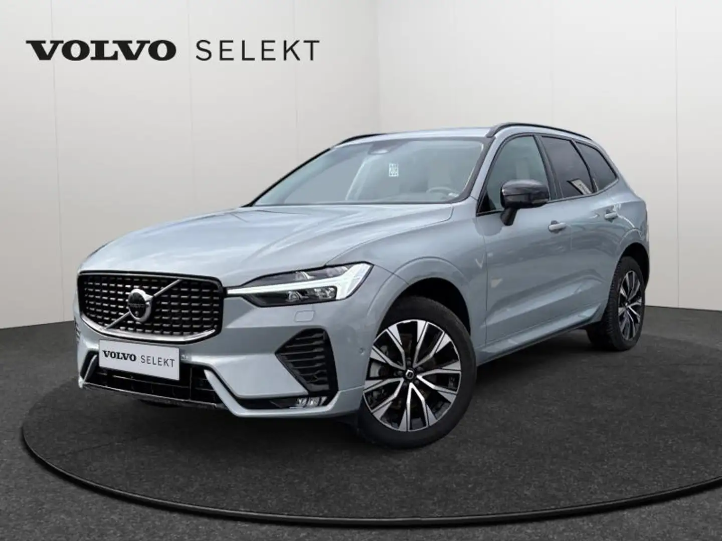 Volvo XC60 B4 Plus Dark / Essence Gris - 1