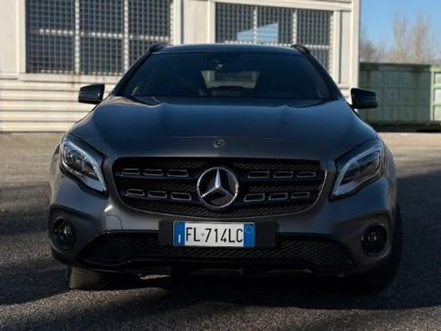 Mercedes-Benz GLA 200 GLA 200 d Business auto Grigio - 2