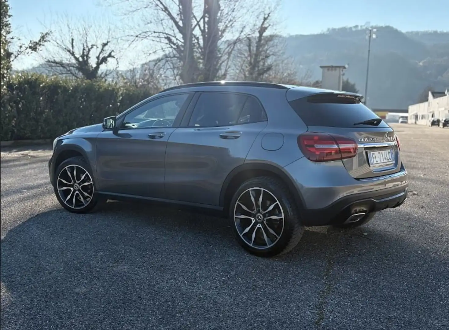 Mercedes-Benz GLA 200 GLA 200 d Business auto Grigio - 1