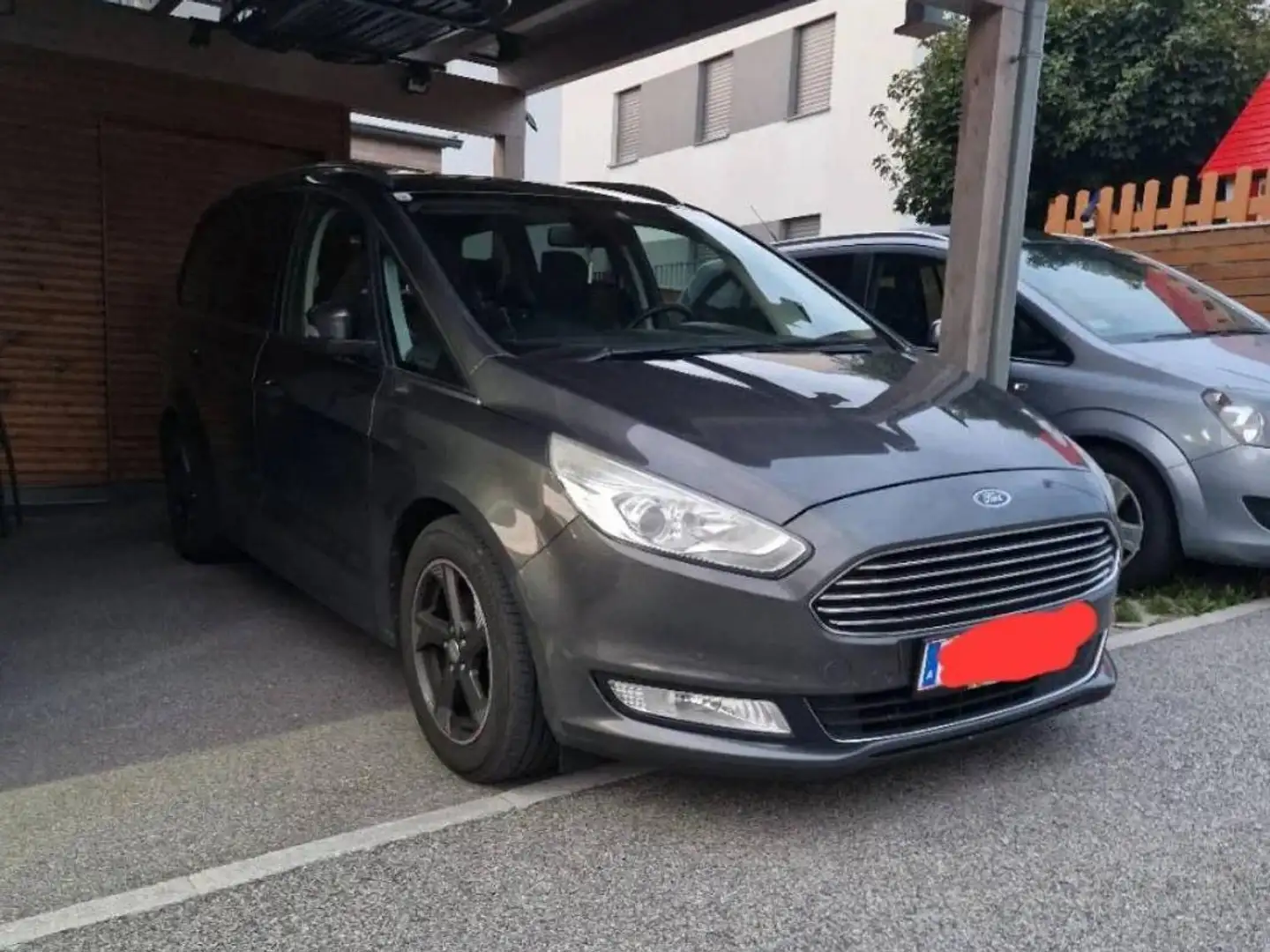 Ford Galaxy Titanium 2.0 Tdci Grau - 1