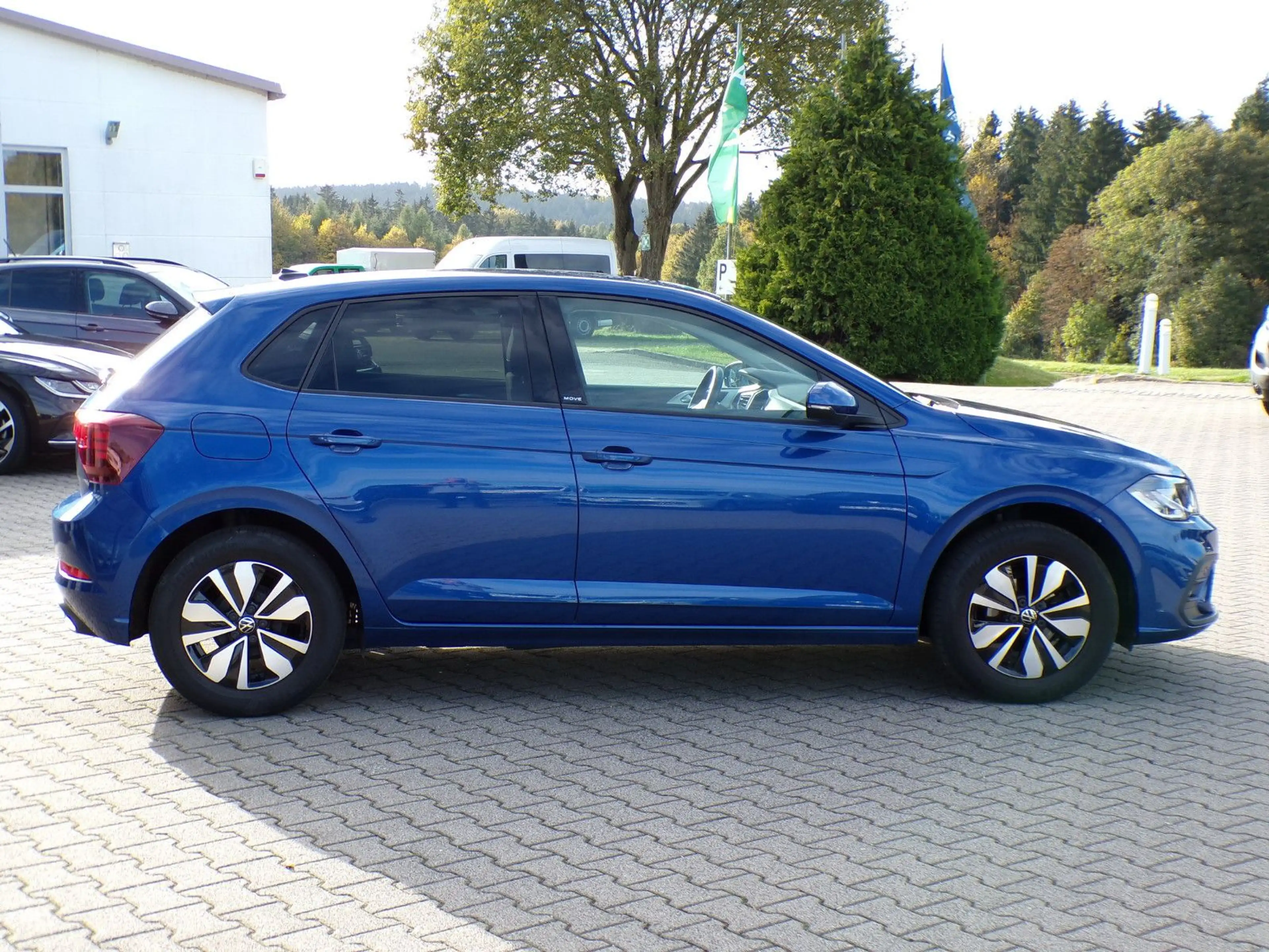Volkswagen Polo VI Move — photo 4