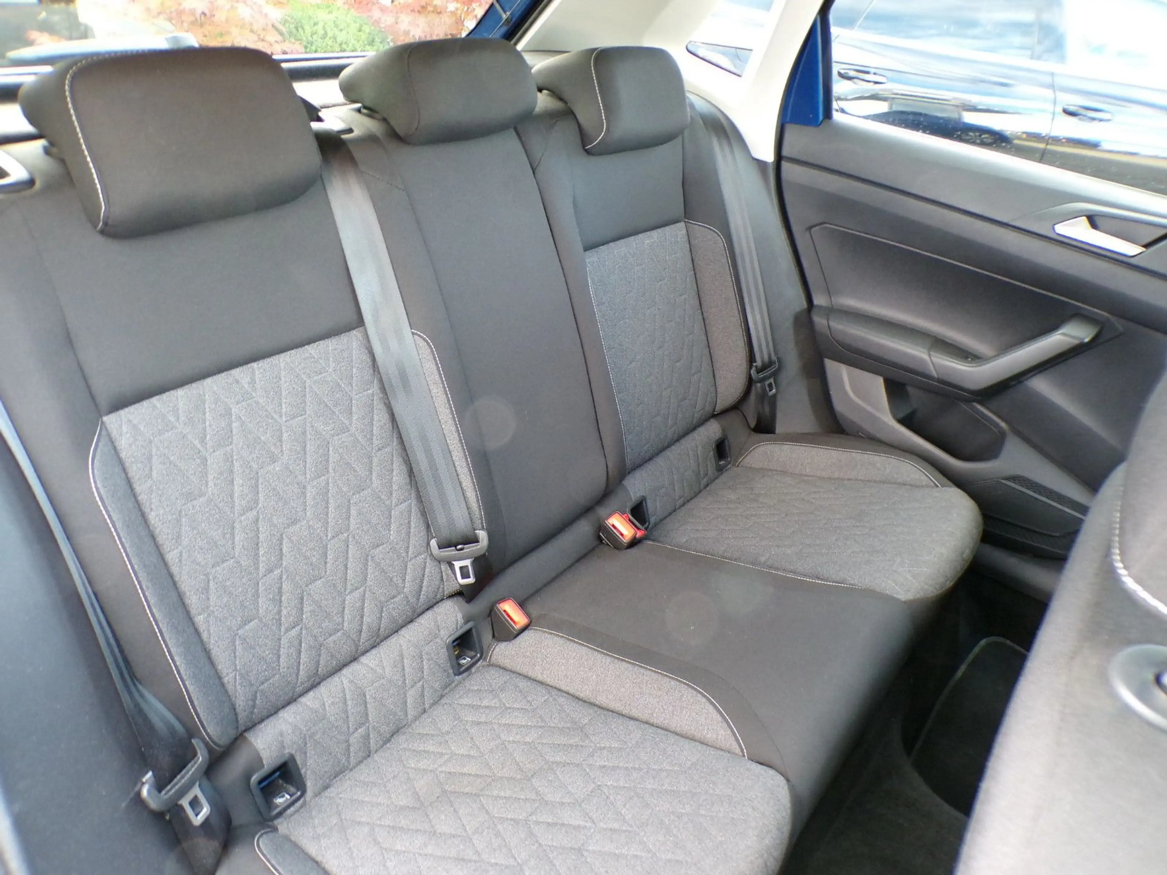 Volkswagen Polo VI Move — photo 13