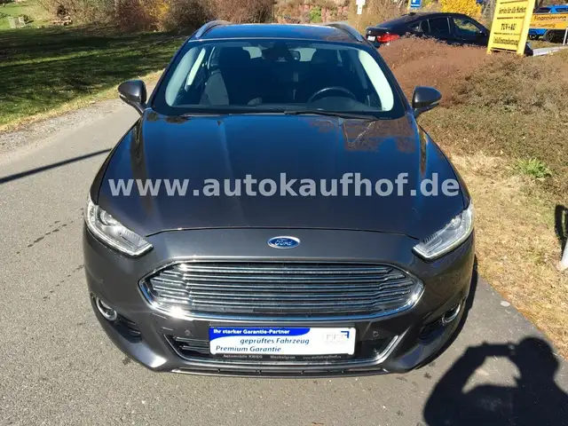 Ford Mondeo view 2