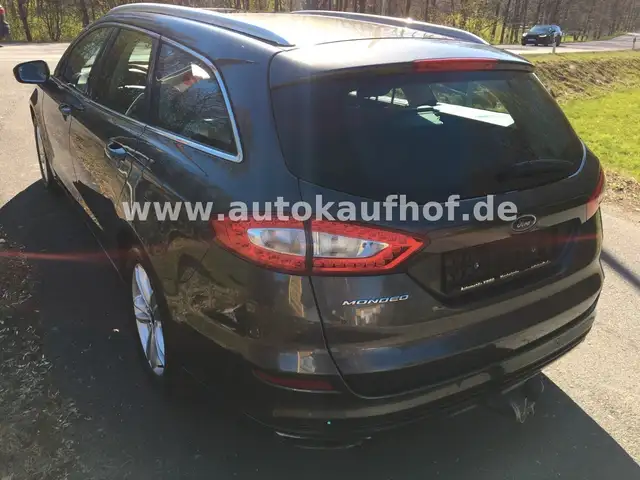 Ford Mondeo view 6