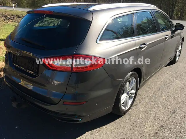 Ford Mondeo view 8