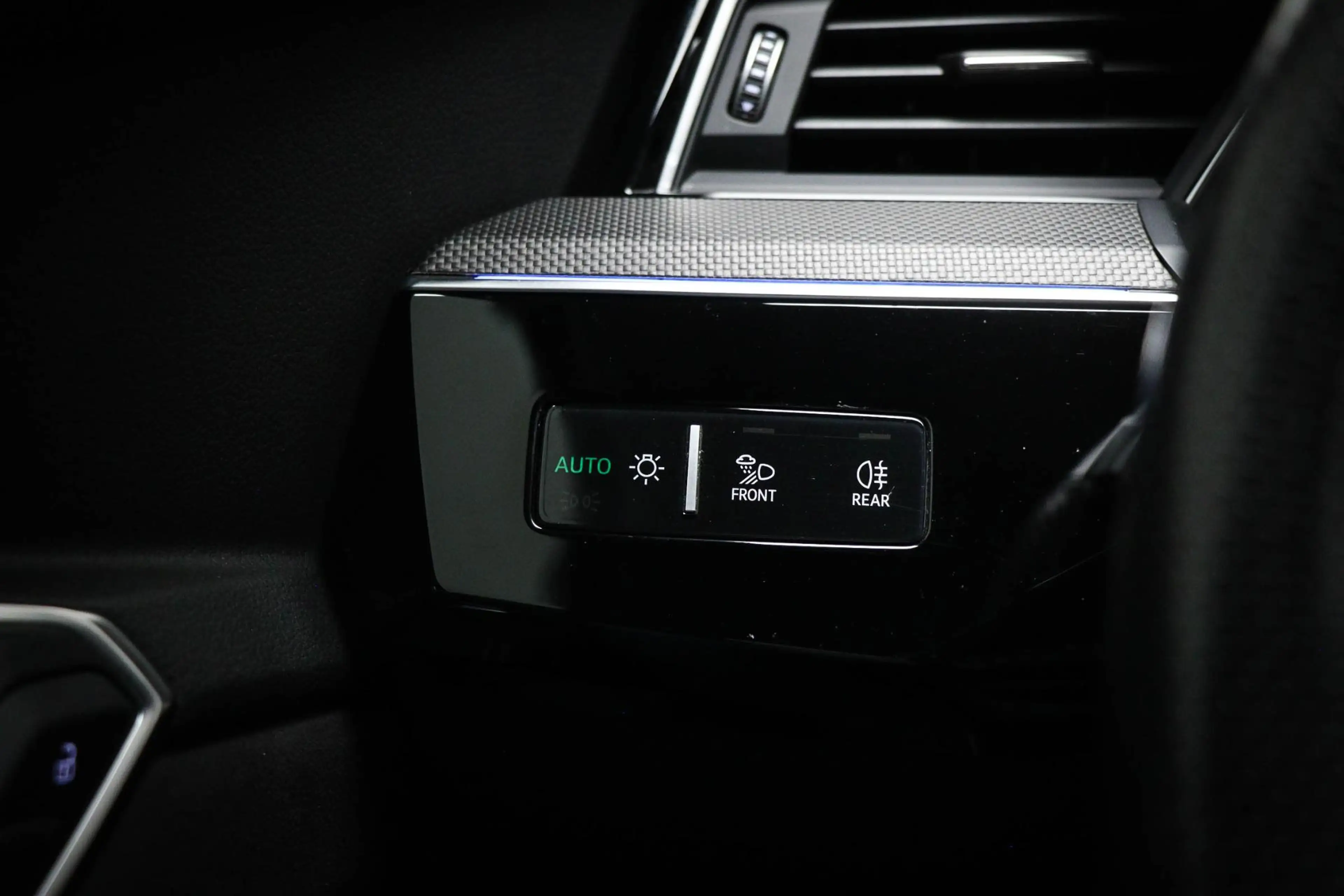 Audi e-tron 55 S-line quattro 300kW | SOH 95% | PANORAMADAK | — photo 35