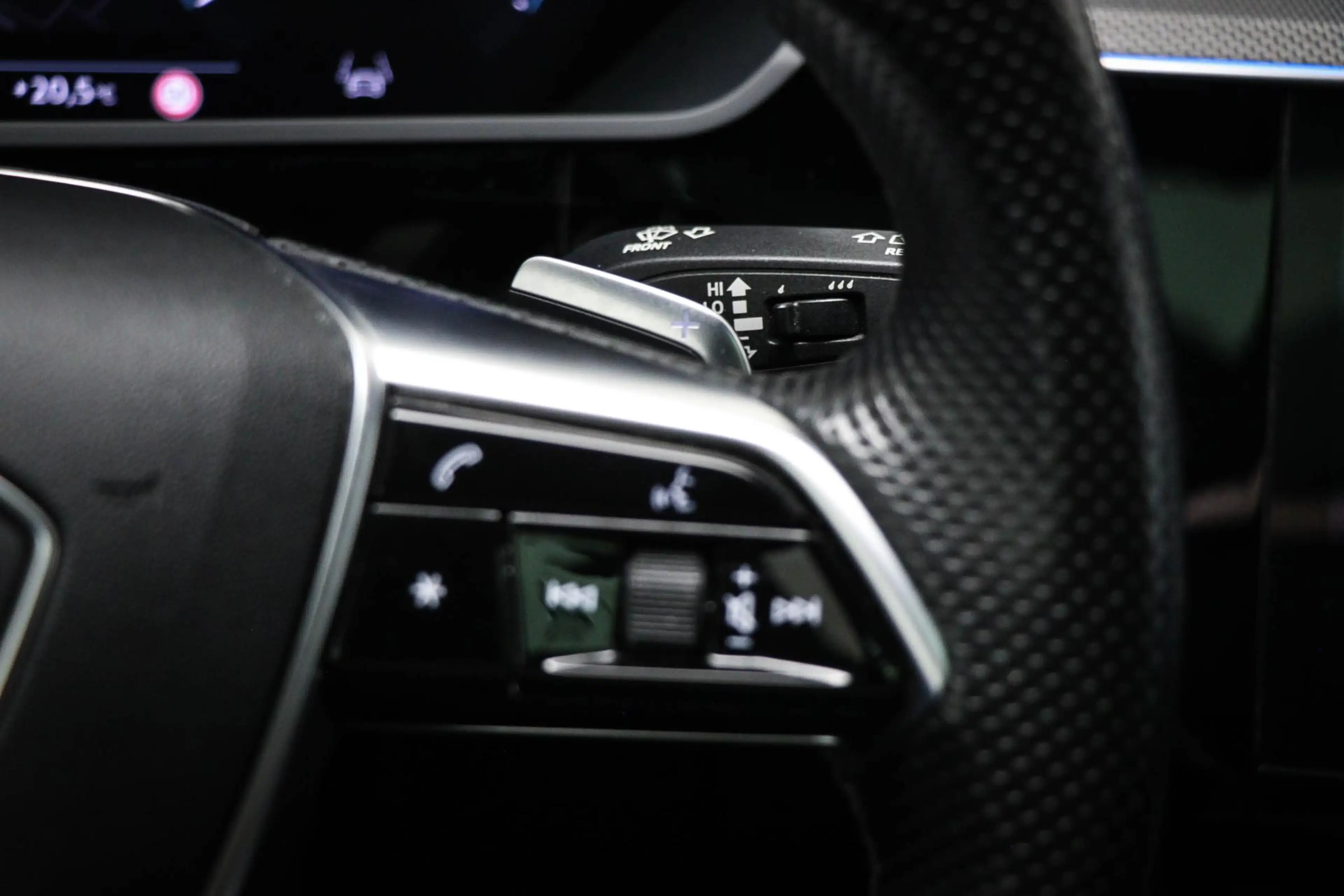 Audi e-tron 55 S-line quattro 300kW | SOH 95% | PANORAMADAK | — photo 39