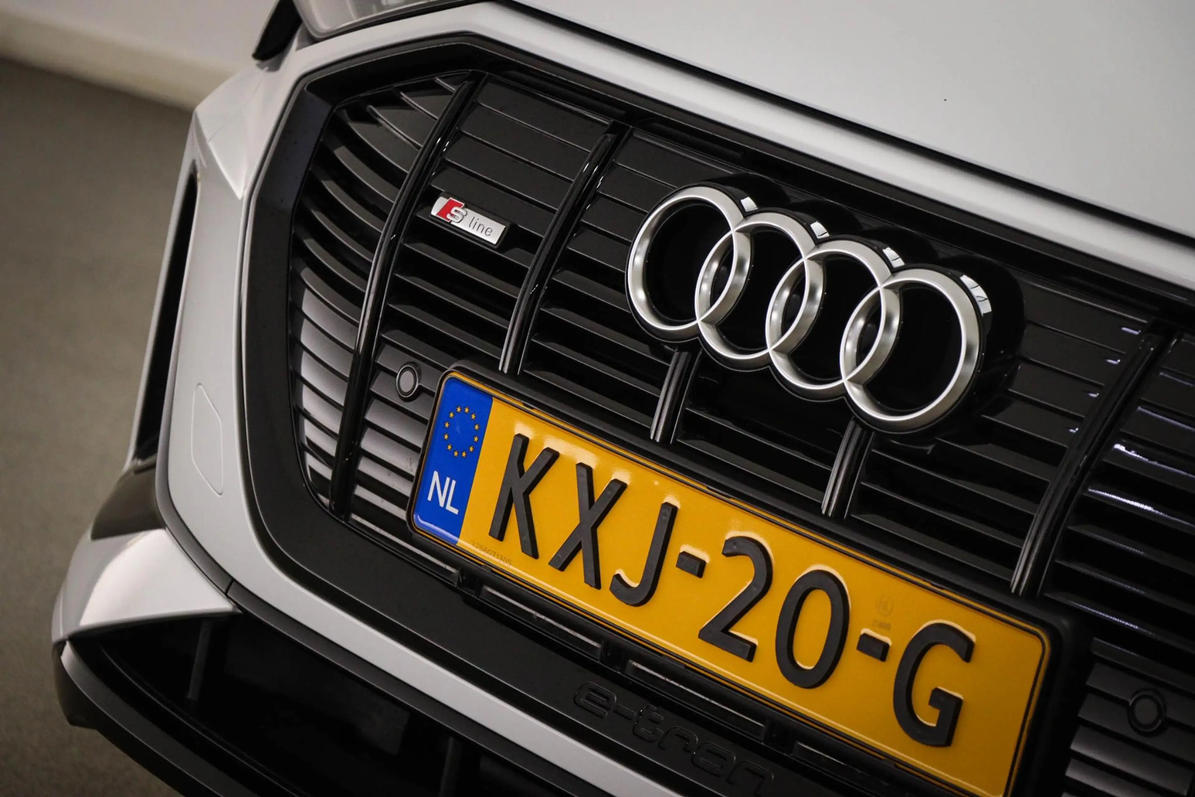 Audi e-tron 55 S-line quattro 300kW | SOH 95% | PANORAMADAK | — photo 18