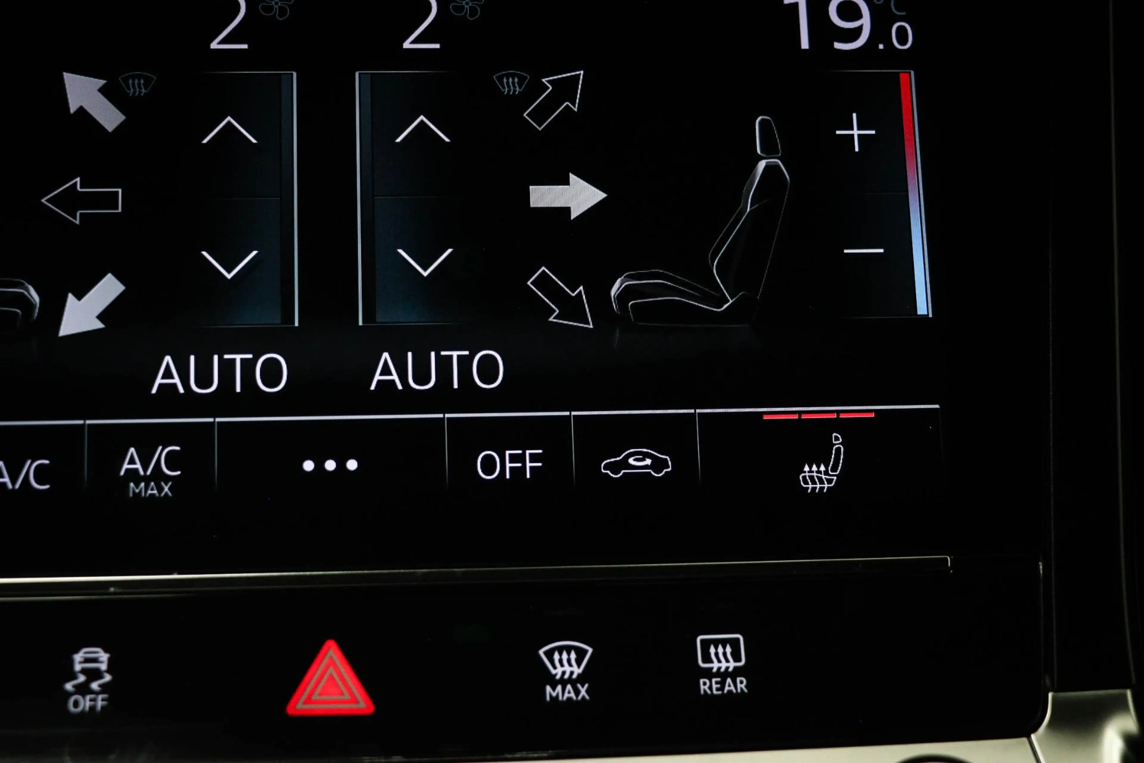 Audi e-tron 55 S-line quattro 300kW | SOH 95% | PANORAMADAK | — photo 8