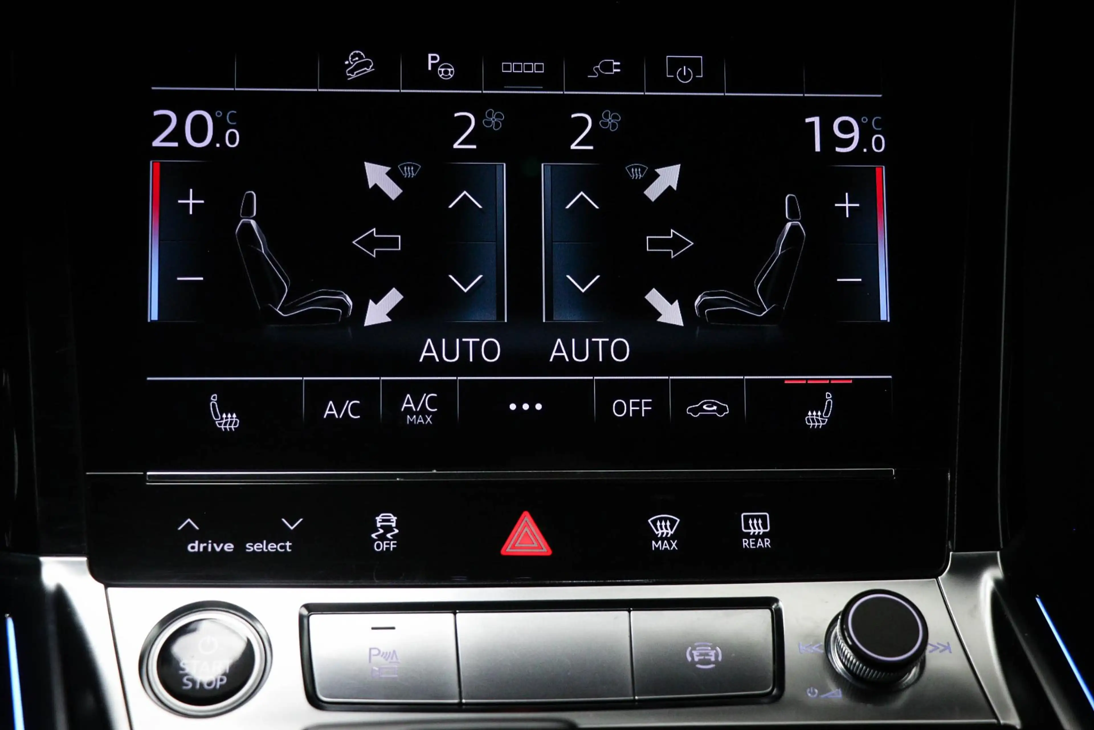Audi e-tron 55 S-line quattro 300kW | SOH 95% | PANORAMADAK | — photo 46