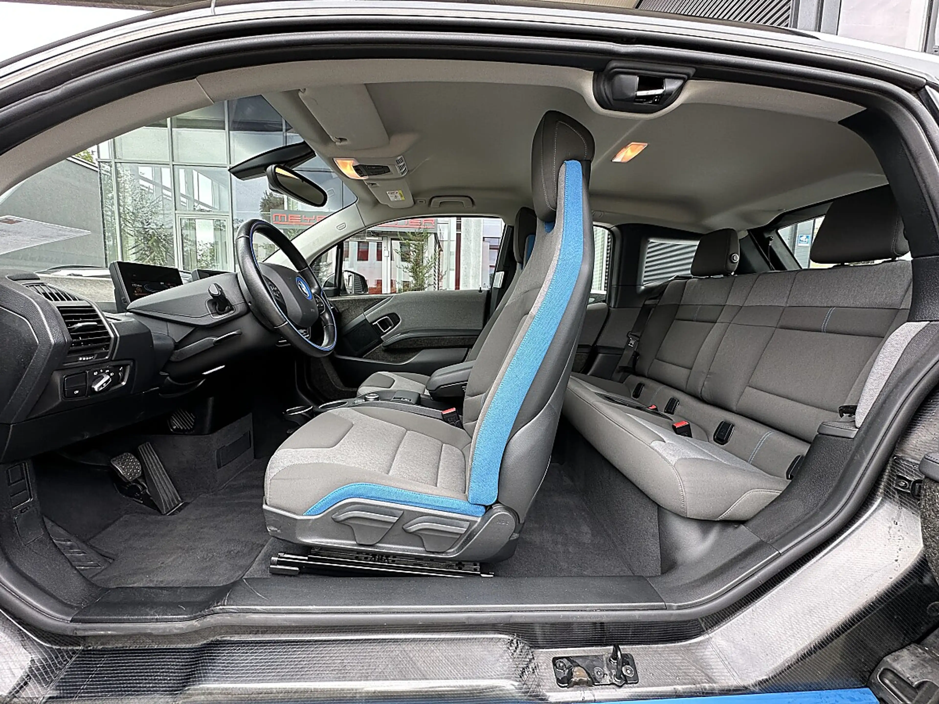 BMW i3 42,2kWh — photo 12