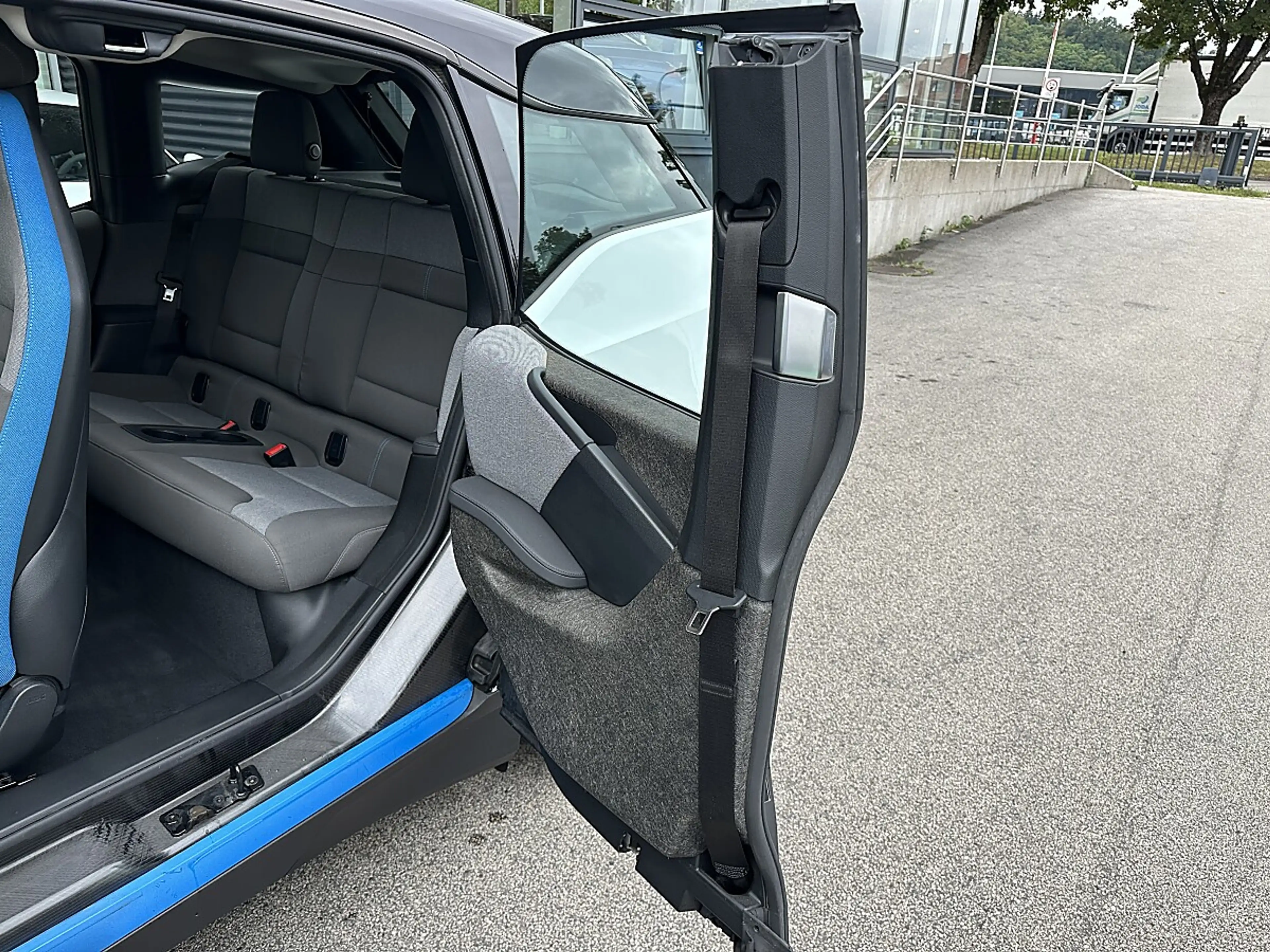 BMW i3 42,2kWh — photo 11