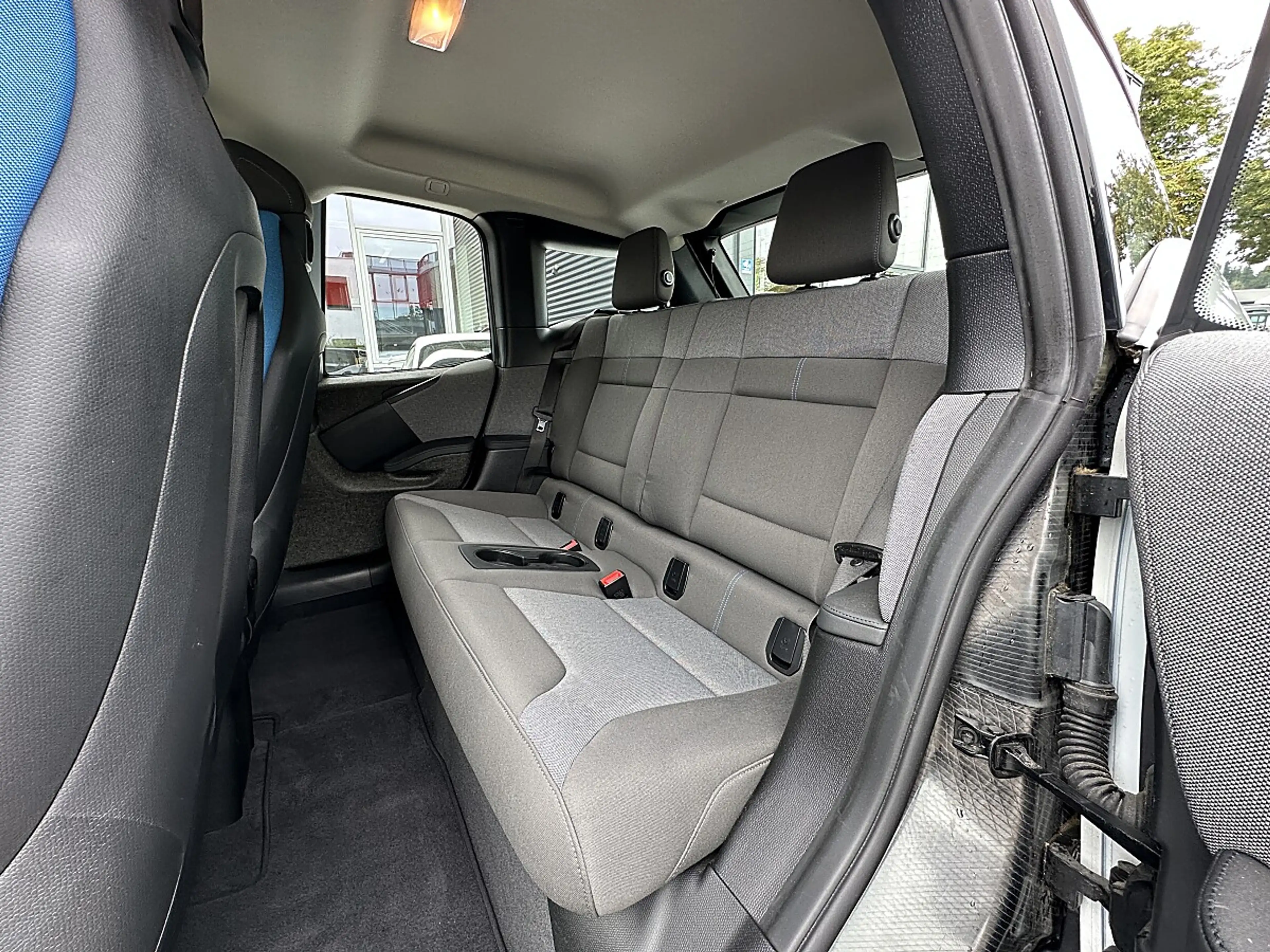 BMW i3 42,2kWh — photo 13