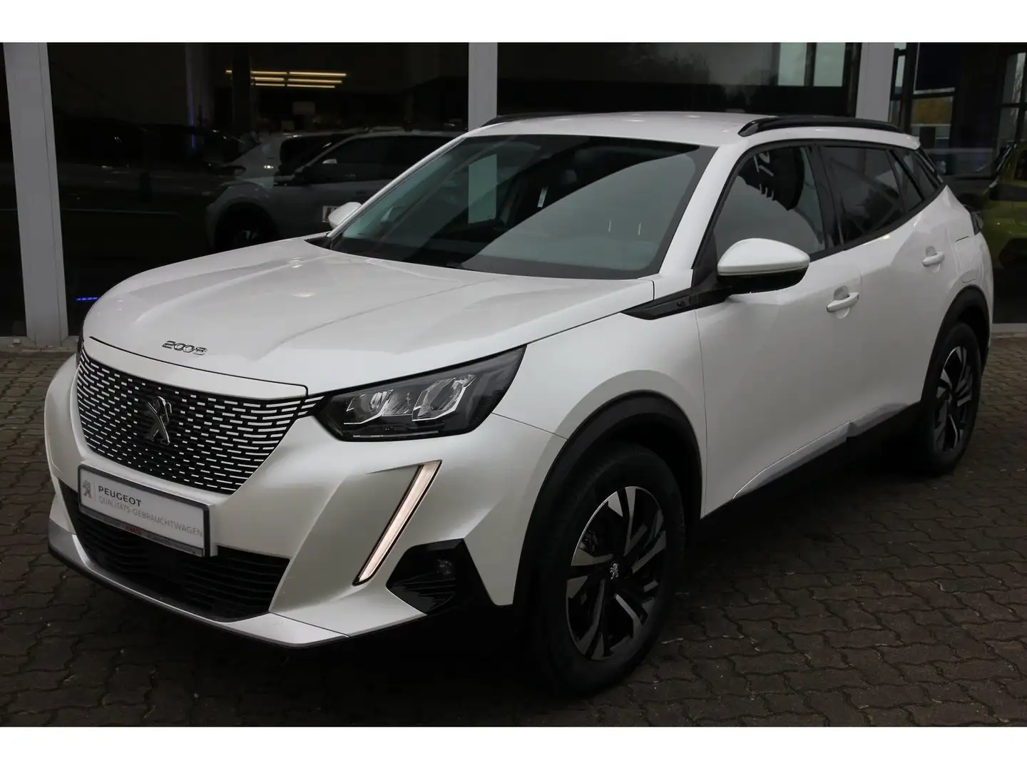 Peugeot 2008 (e-) Allure Pack 136 11KW OBC Carplay Cam Weiß - 2