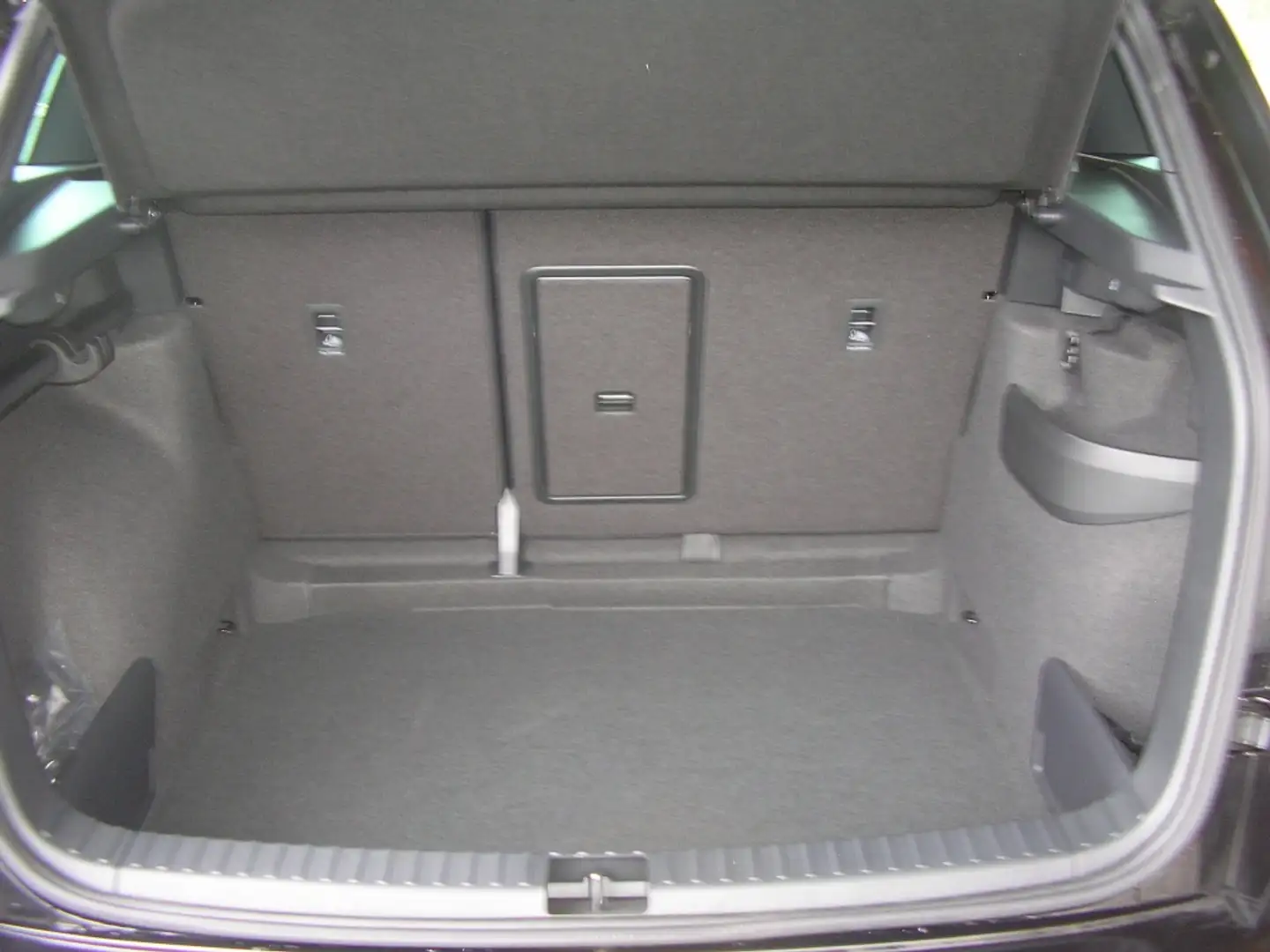 Skoda Karoq 1,5TSI Selection DSG GV5 Ladeboden 16 Zoll Grau - 1