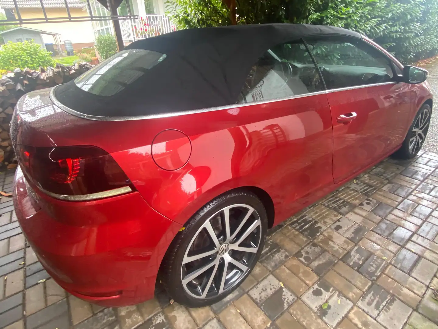 Volkswagen Golf Cabriolet Blue Motion Exclusive Rot - 2