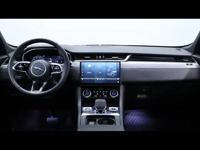 Jaguar F-Pace view 15