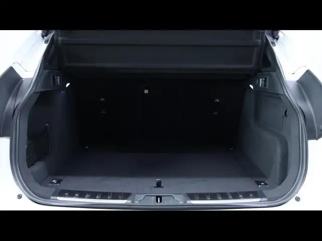 Jaguar F-Pace view 7