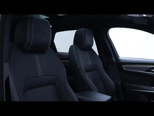 Jaguar F-Pace view 12