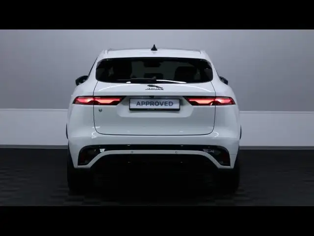 Jaguar F-Pace view 6