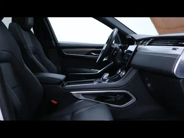 Jaguar F-Pace view 11