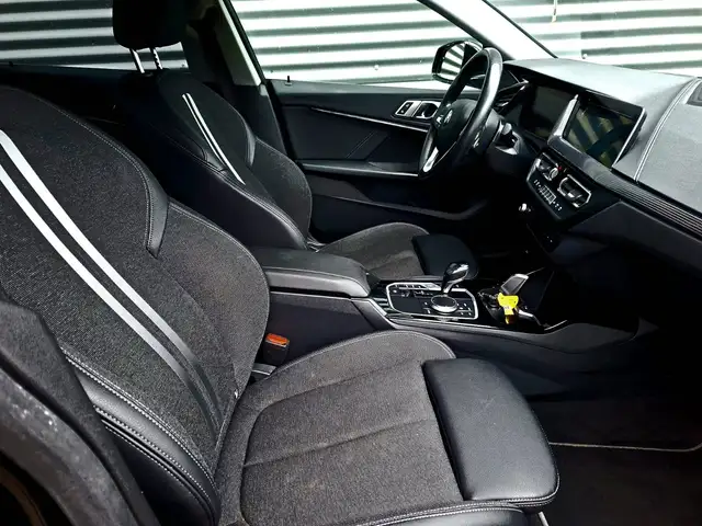 BMW 2 Series view 12