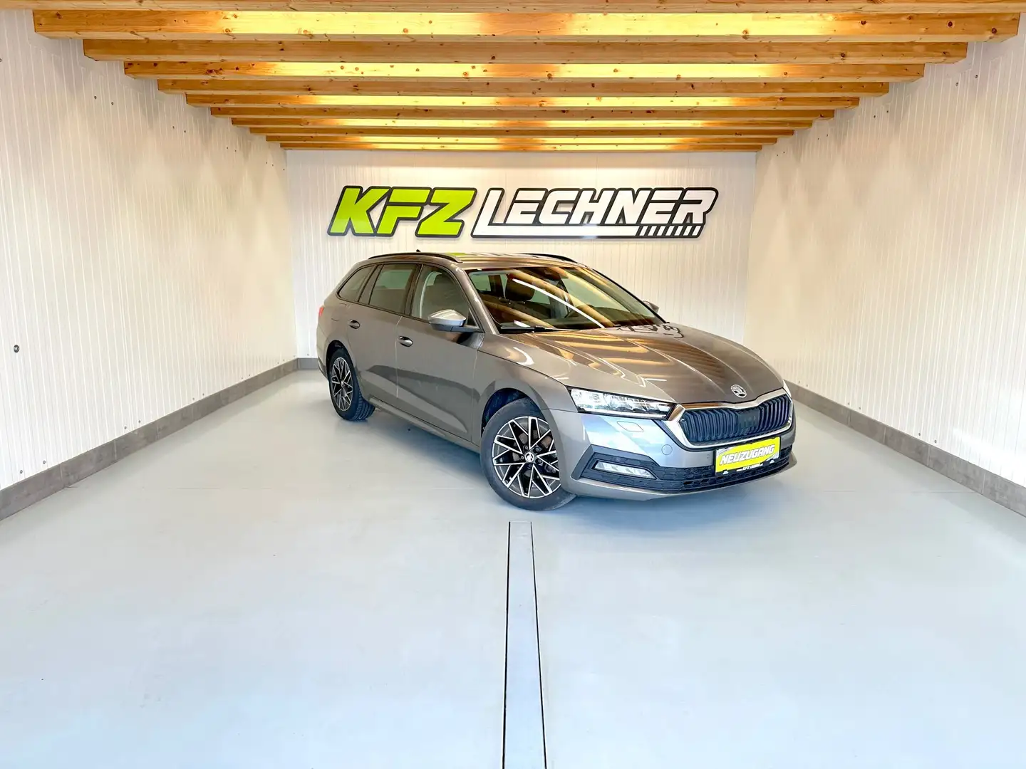 Skoda Octavia Combi 2.0 TDI "NAVI*SITZH*TEMP*CARPLAY*17" Grau - 1