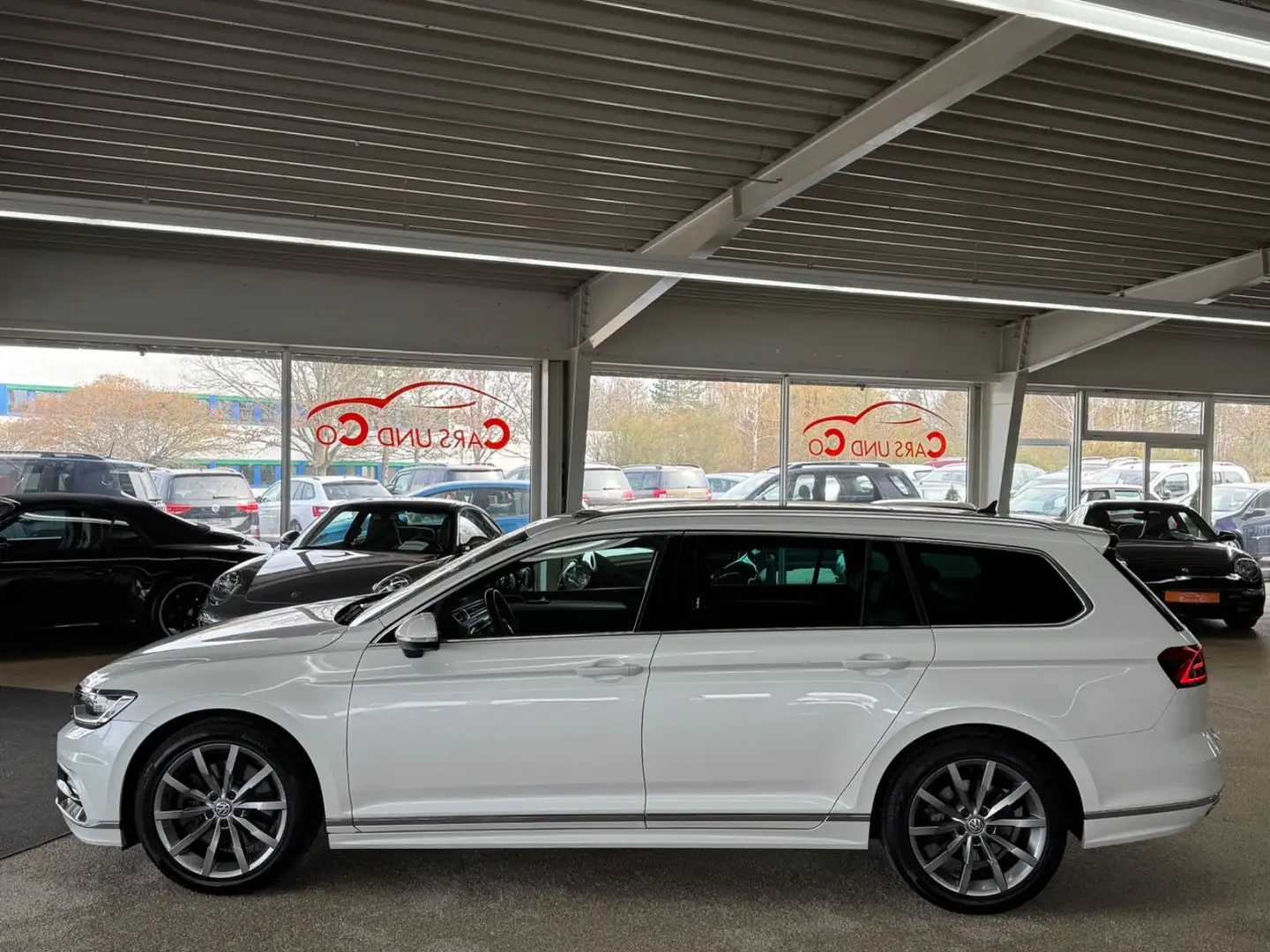 Volkswagen Passat Variant Passat 2.0 TDI DSG 4M R-Line *AHK*SHZ*NAV*PAN*RK Blanc - 2