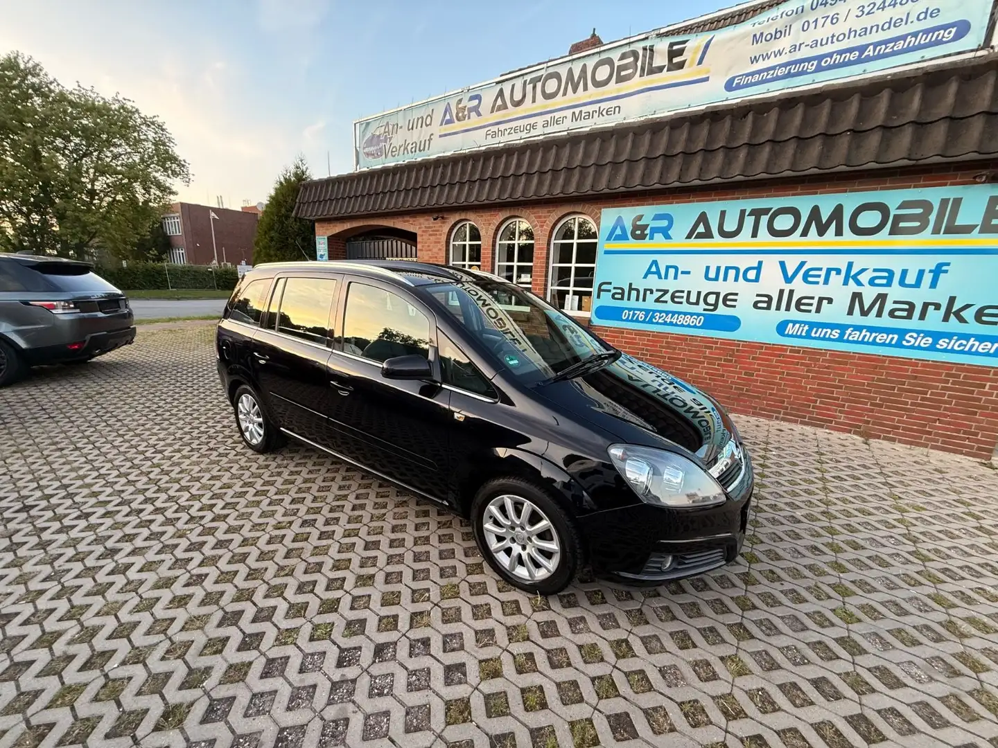 Opel Zafira B Basis TÜV INSP GARNTIE AUTOMATICK 7 SIT Schwarz - 1