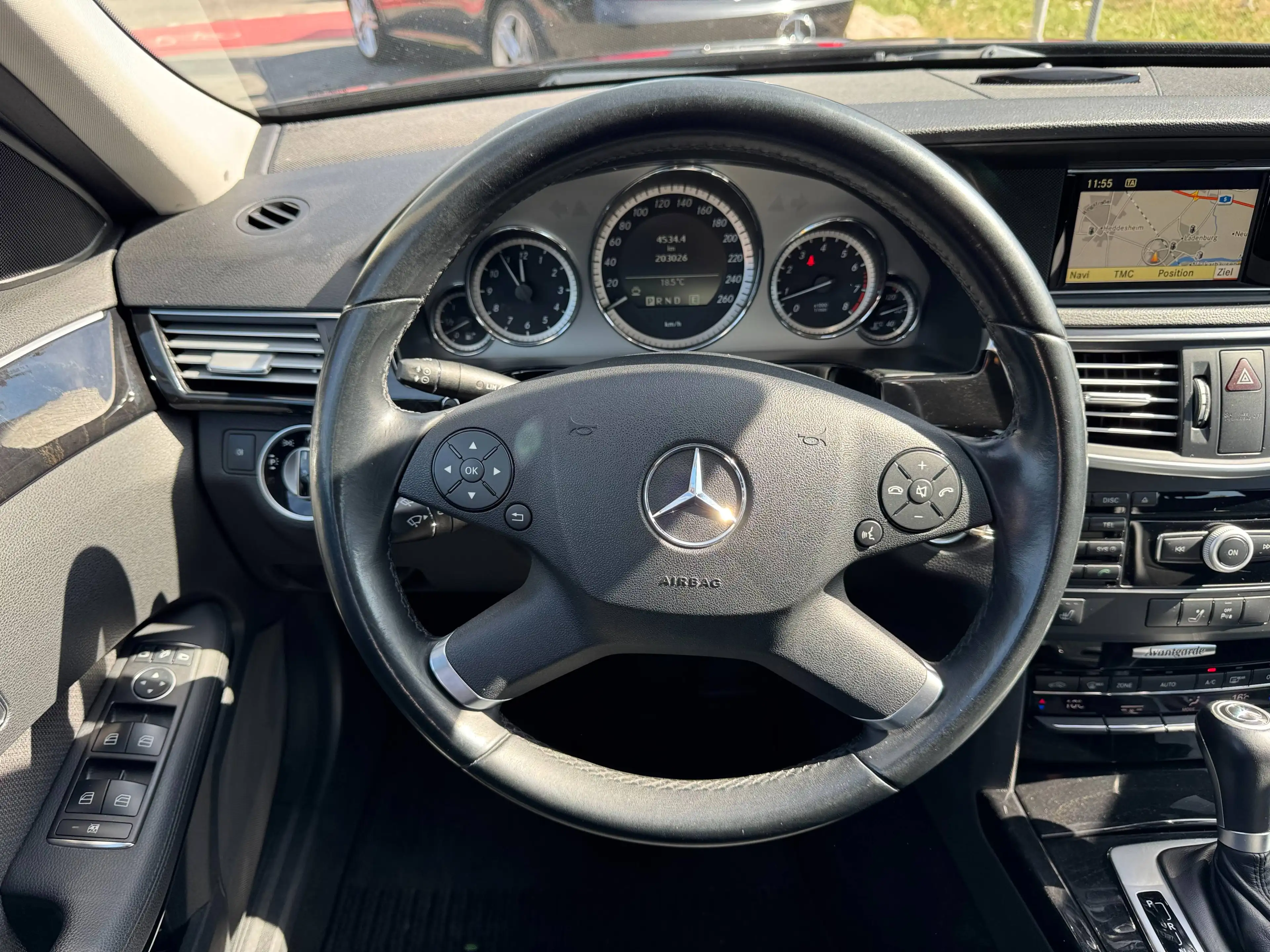 Mercedes-Benz E 200 E 200 CGI BlueEfficiency (212.248) — photo 12