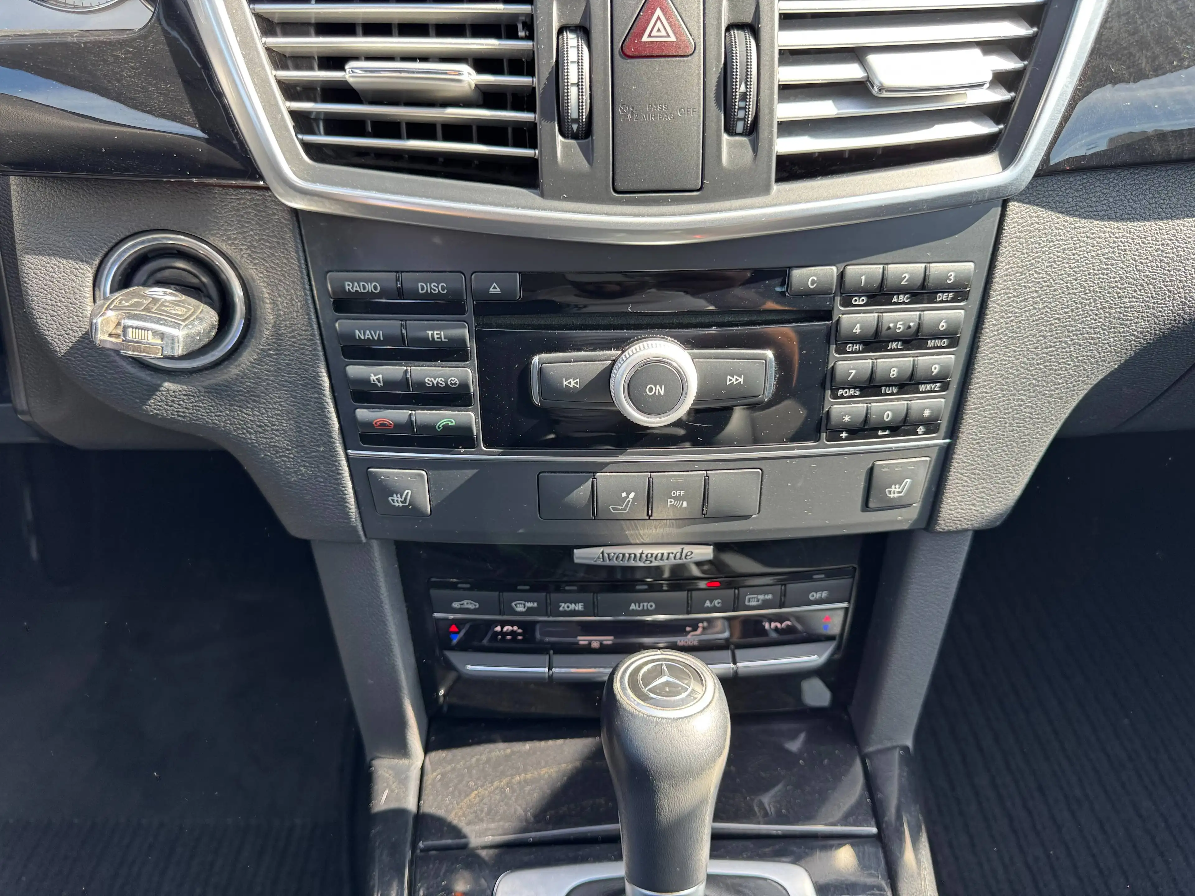 Mercedes-Benz E 200 E 200 CGI BlueEfficiency (212.248) — photo 15