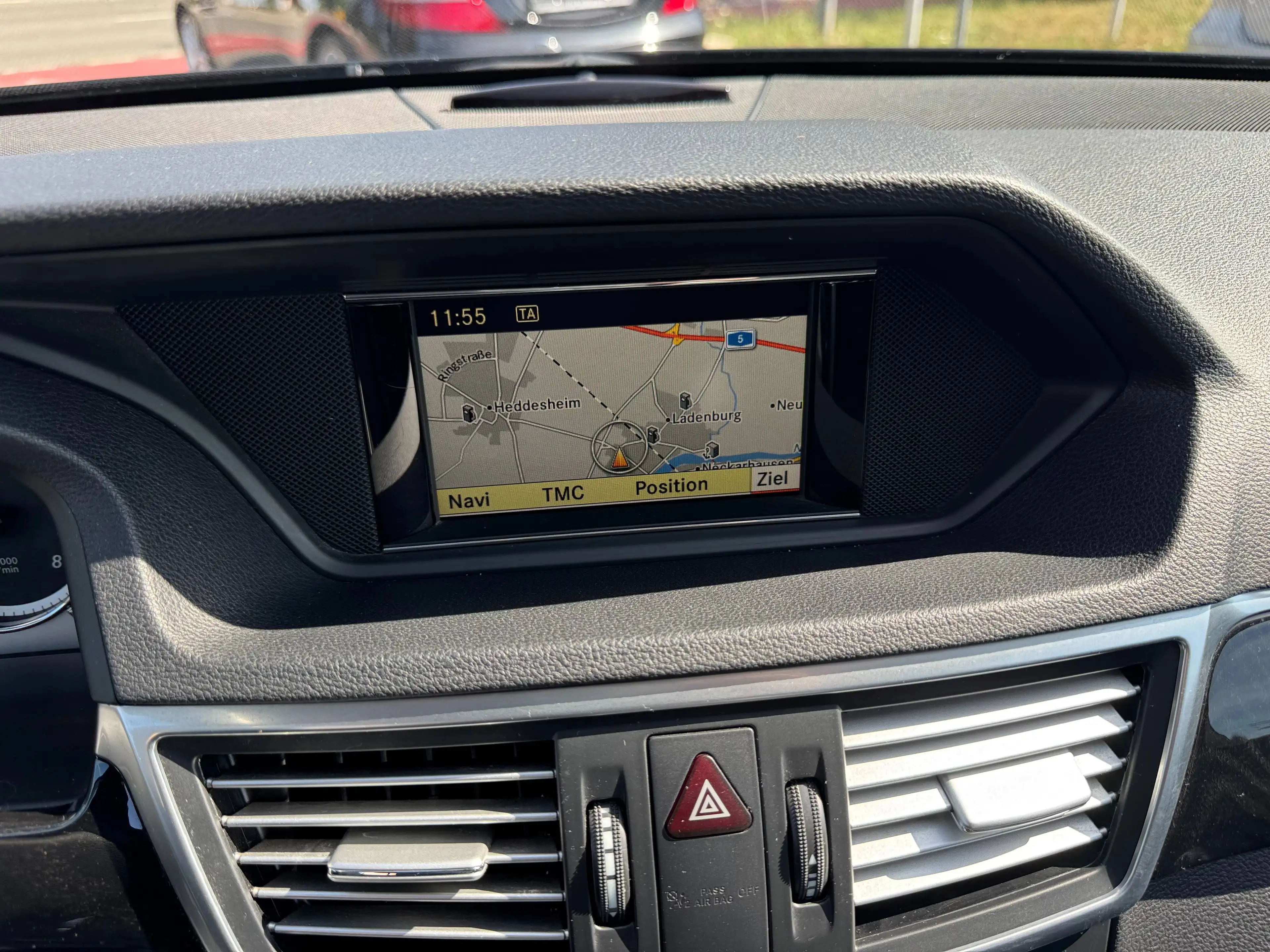 Mercedes-Benz E 200 E 200 CGI BlueEfficiency (212.248) — photo 14